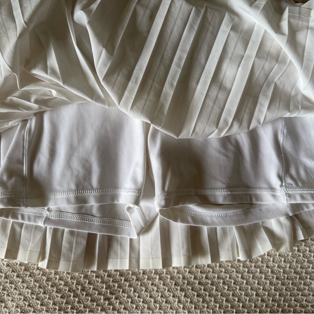 OFFLINE By Aerie All Aces Pleated High Waisted Tennis Skort, White, M, MSRP $55 - Picture 7 of 13